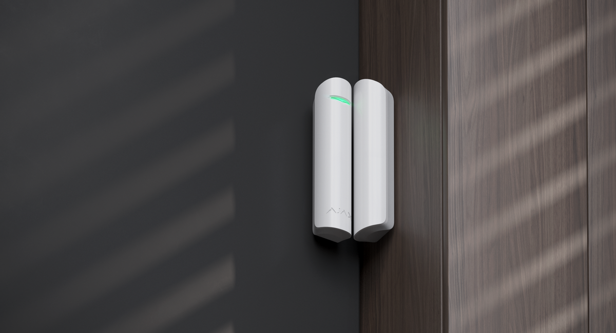 Ajax DoorProtect Plus Jeweller – Détecteur d’ouverture, de choc et d’inclinaison sans fil